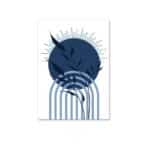 ホワイト背景にブルーサークルとアーチライン、リーフモチーフで描かれた北欧ミニマル 抽象アート作品。