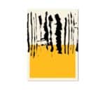 アイボリーベージュとマスタードイエローにブラックブラッシュで描かれた、北欧ミニマル 抽象アート作品。