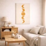 北欧ミニマルなリビング空間に飾られた、A3サイズ相当のムーンフェーズ抽象アート。