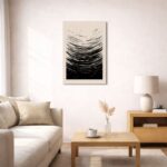 北欧ミニマルな空間に飾られた、ブラックレイヤーの抽象アート（A3サイズ相当）。