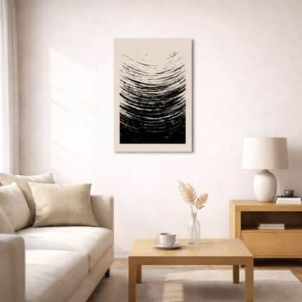 北欧ミニマルな空間に飾られた、ブラックレイヤーの抽象アート（A3サイズ相当）。