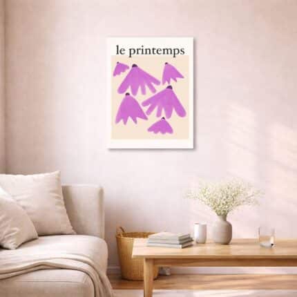 北欧ミニマルなリビング空間に飾られた、パープルのフラワーモチーフで描かれた北欧ミニマル 抽象アート（A3サイズ相当）。