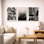 北欧ミニマルな空間に、ブラックレイヤー抽象アートを組み合わせて飾ったコーディネート例。