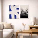 北欧ミニマルな空間に、ブルー系抽象アートを組み合わせて飾ったコーディネート例。