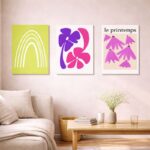 北欧ミニマルな空間に、フラワーモチーフの北欧ミニマル 抽象アートを組み合わせたコーディネート例。