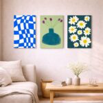 北欧ミニマルな空間に、フラワーベースモチーフの北欧ミニマル 抽象アートを組み合わせたコーディネート例。