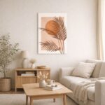 北欧ミニマルなリビング空間に飾られたボタニカルアート。サンセットカラーとパームリーフが調和したA3サイズ相当の無フレームポスター。