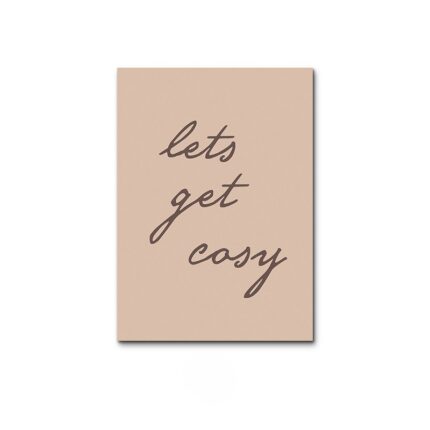 「Let’s Get Cozy」と描かれた北欧ミニマルタイポグラフィアートの単体イメージ
