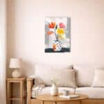 北欧ミニマルなリビングに飾られたドット花ベースキャンバスアート。