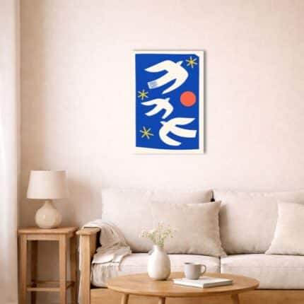 北欧インテリア空間に飾られたブルーバードアート