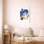 北欧インテリアに飾られたブルー抽象アート