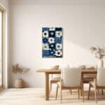 ネイビーの花柄アートをリビングに飾ったイメージ