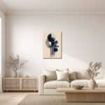 リビングに飾ったネイビー幾何学抽象キャンバスアートの設置イメージ