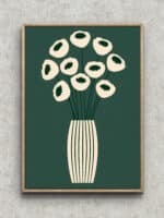 深緑の背景にアイボリーの花器と抽象花を描いたグリーン フラワーアートパネル フレーム設置イメージ