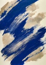 濃紺の斜め筆跡とベージュの余白が印象的な抽象アートパネル