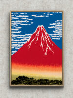 赤富士を中央に描いた版画調のレッド 風景アートパネル フレーム設置イメージ