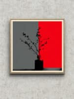 赤とグレーの背景に黒い花瓶と枝ものを描いたモダン アートパネル フレーム設置イメージ