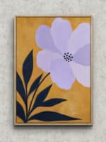 淡いラベンダーの大輪花とネイビーの葉を描いた縦構図のフラワーアートパネル フレーム設置イメージ