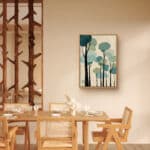 アイボリーの空間に飾った青緑の樹木モチーフのアートのアートパネル 設置イメージ 8
