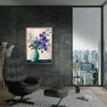 リビングに飾った青紫の花と青い花瓶の静物アートの設置イメージのアートパネル 設置イメージ 3