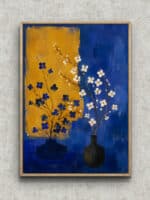 藍と黄土の背景に白と青の花枝を活けた花瓶の静物アートのアートパネル フレーム設置イメージ