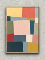淡いピンクと青緑の色面が重なる縦構図の抽象アートパネル フレーム設置イメージ